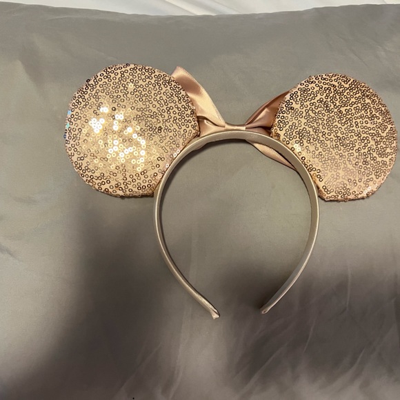 Champagne Sequins Mouse Ears - Picture 2 of 2